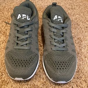 APL | Techloom Pro Sneakers Size 6